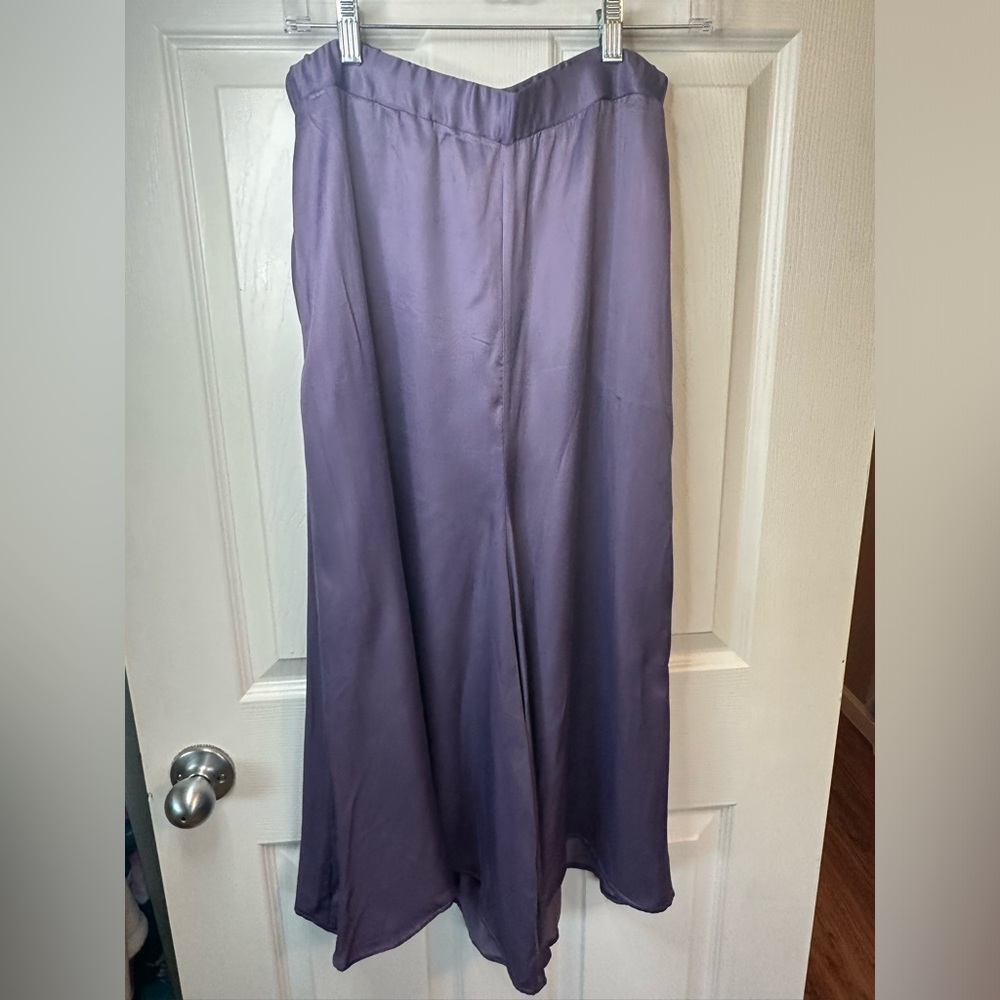 NWT By Anthropologie Purple Silky Culottes Wide Leg PANTS Size Medium - Picture 3 of 10